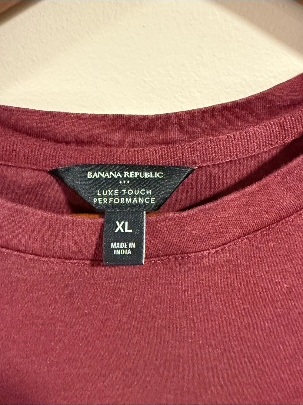 Banana Republic Mens Lux Touch Performance Maroon T Shirt SZ XL